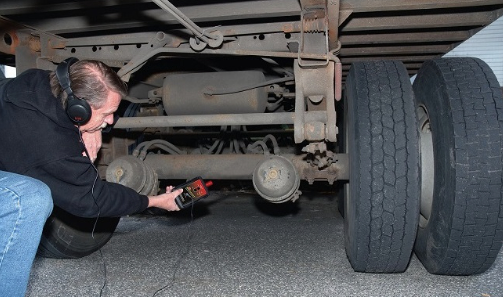an image of Roanoke commercial truck suspension repair